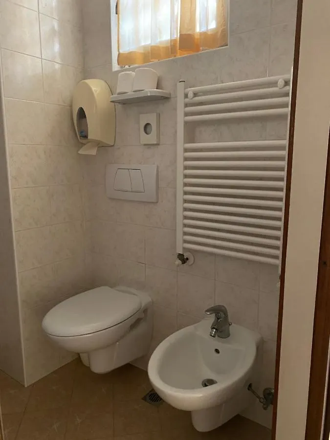 Hotel Modenese Riccione 3*,  Italia