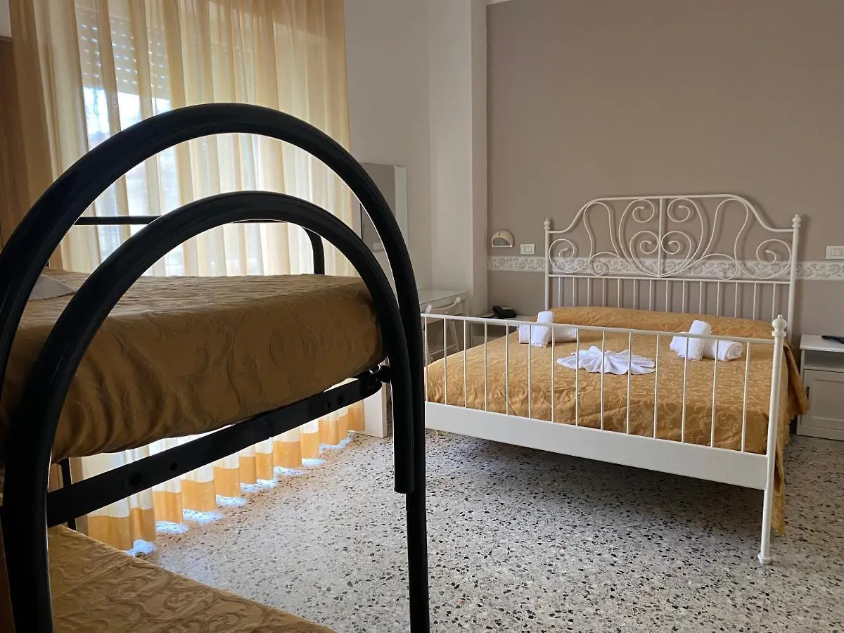 Hotel Modenese Riccione 3*,